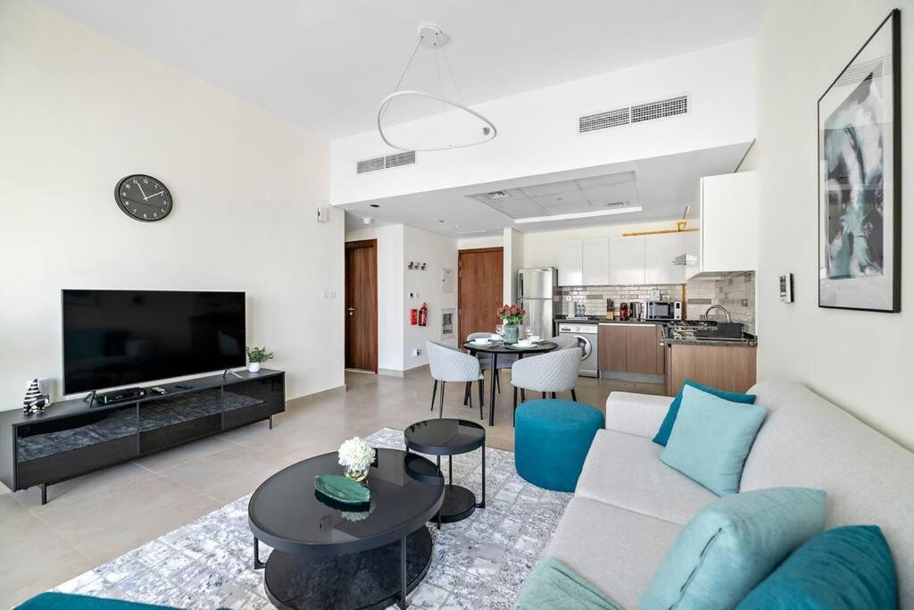 Stylish 1 Bedroom In Al Furjan