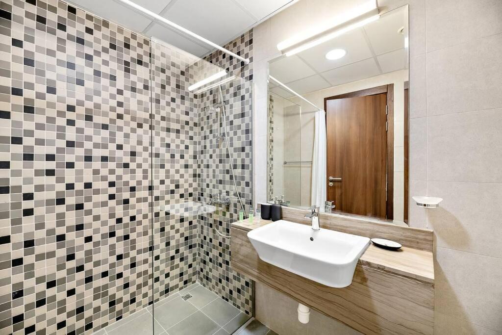 Stylish 1 Bedroom In Al Furjan